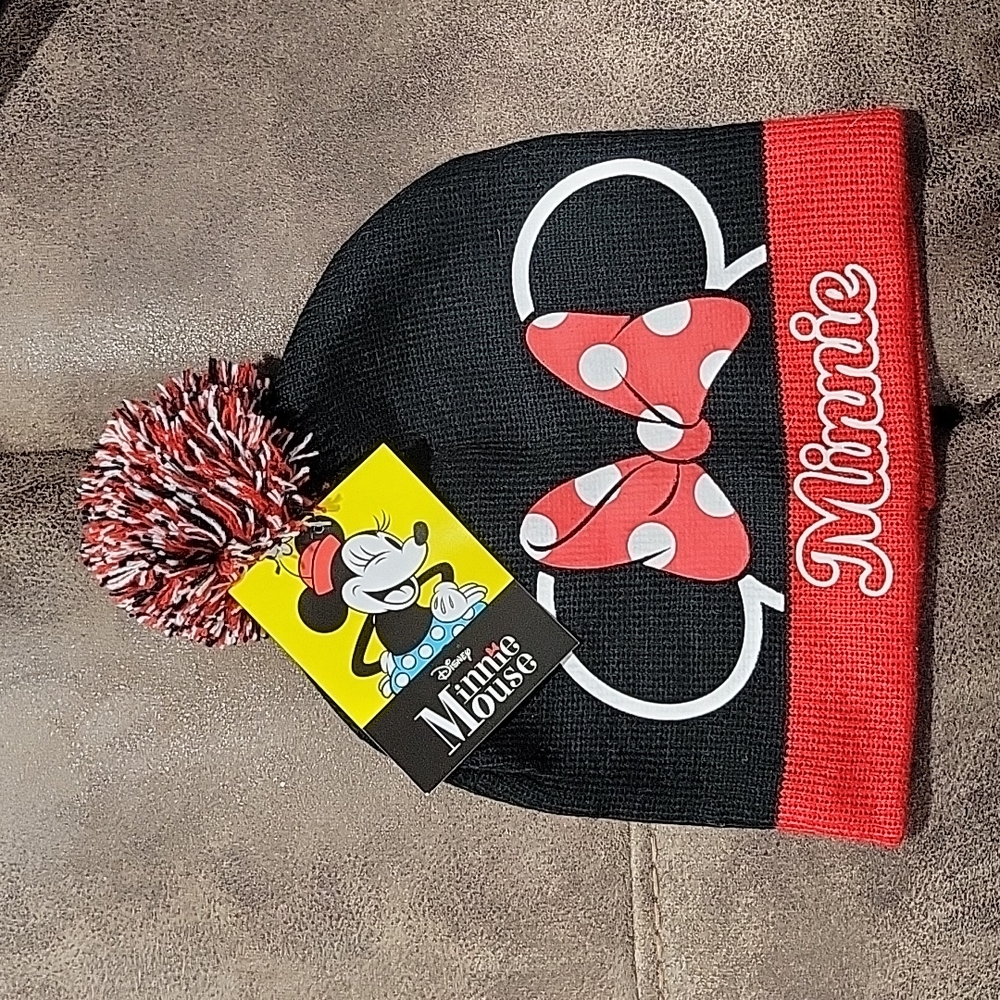 NWT Disney Minnie Pom beanie winter hat